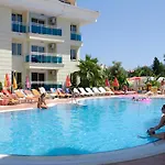 Verona 3* Μαρμαρίς