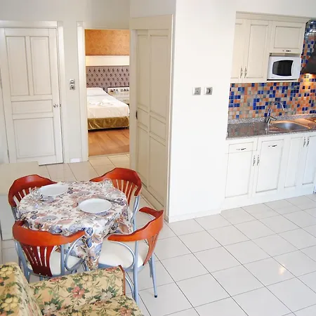 Verona Aparthotel 3*