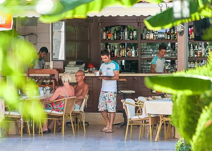 Ξενοδοχείο με διαμερίσματα Verona Μαρμαρίς